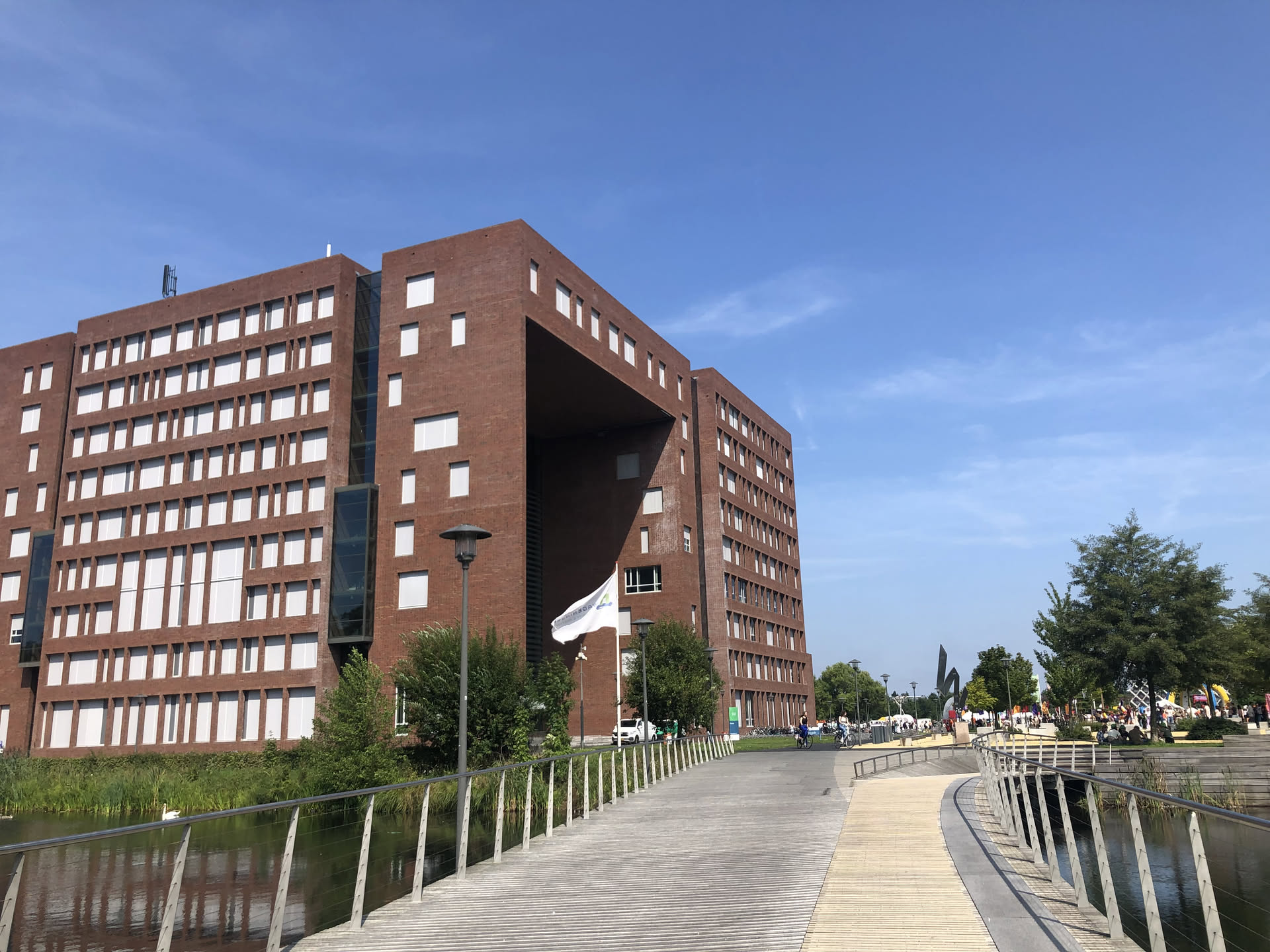 Image in a image block